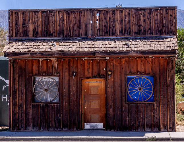 lone pine bar